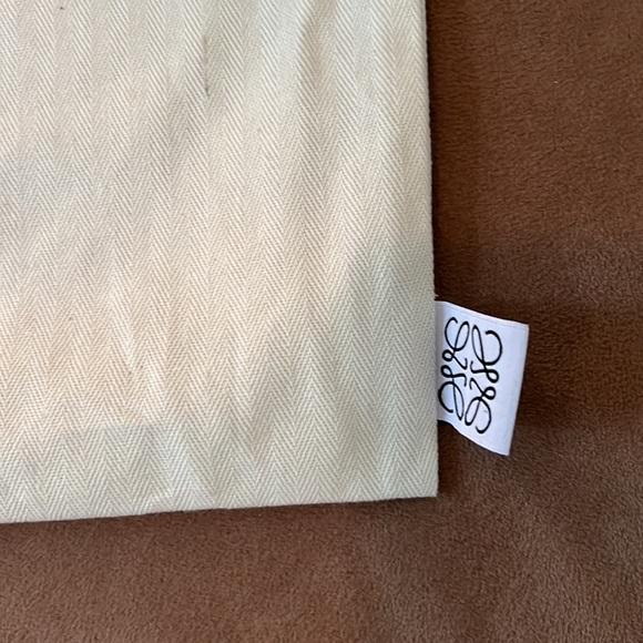 Loewe x Paula’s Ibiza Cutout Anagram Pocket Crossbody Bag- New with tags - Picture 10 of 16